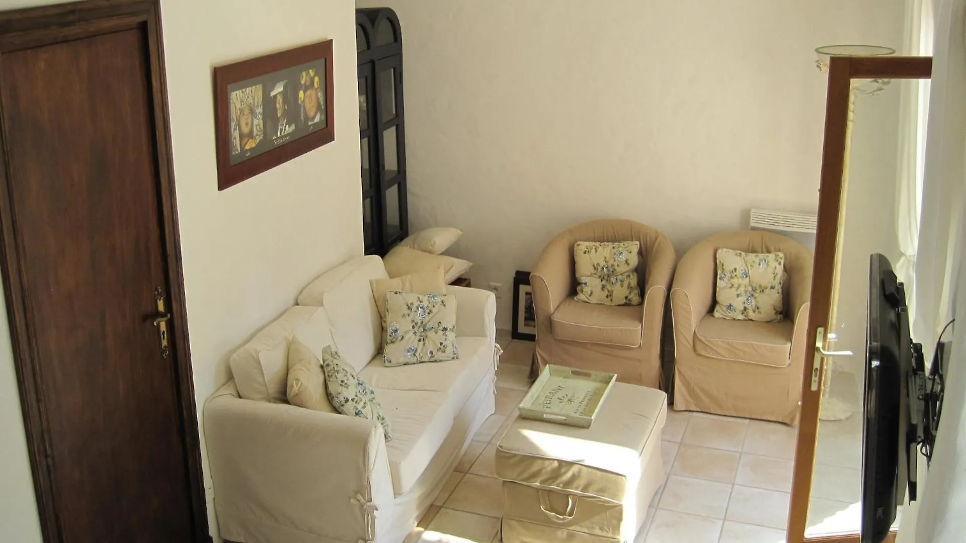Luxurious Holiday Home With Private Pool, Cleaning Included Buzon 0*,  Francia
